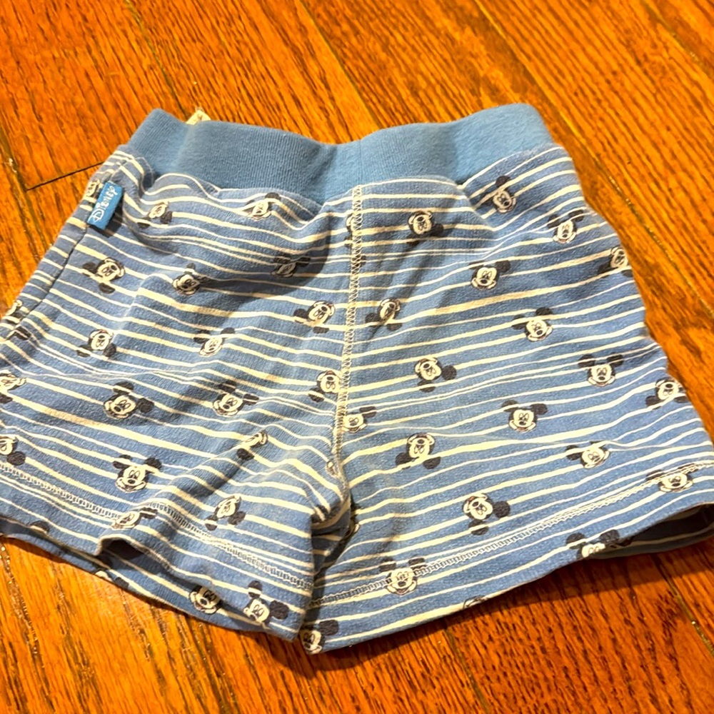 Disney Mickey Mouse shorts - Picture 2 of 2